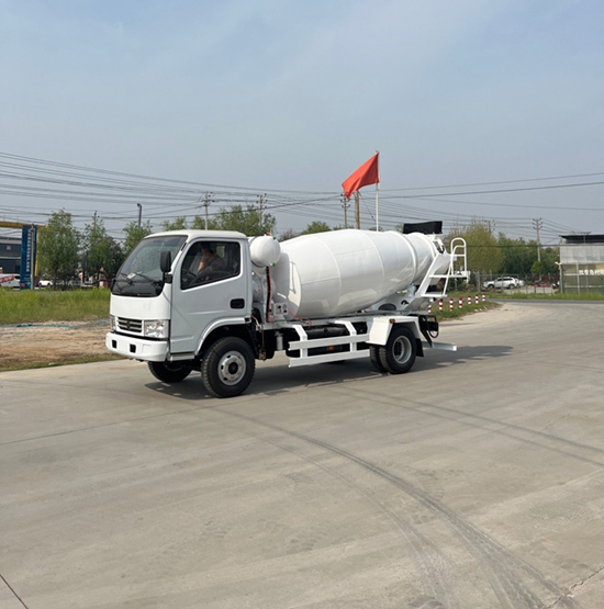 礦用混凝土攪拌車